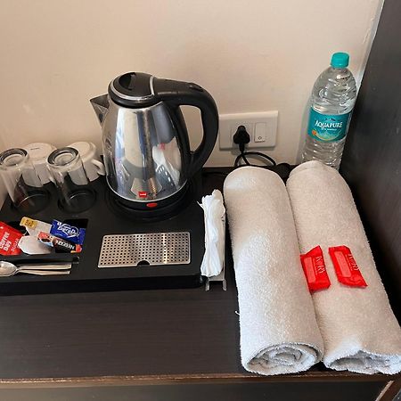 Zirakpur Hotel Jb Residency !! Luxurious & Royal Balcony Rooms !! Large Rooms מראה חיצוני תמונה